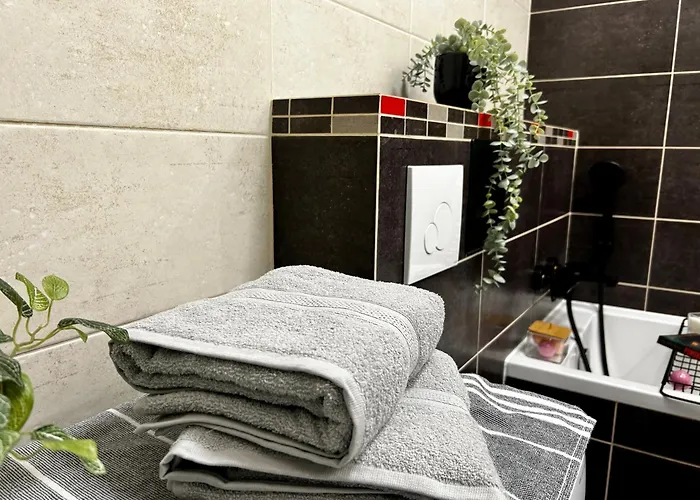 Daire Island Modern Box